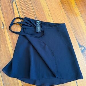 Bloch P/S wrap black skirt mesh